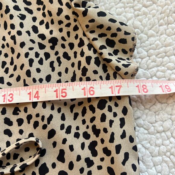 Animal Print Short Ruffle Sleeve Blouse Small - Picture 8 of 9